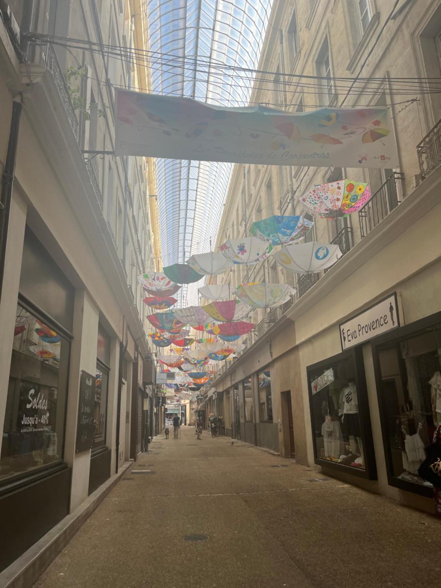 Bel Appartement En Plein Coeur De Carpentras ภายนอก รูปภาพ